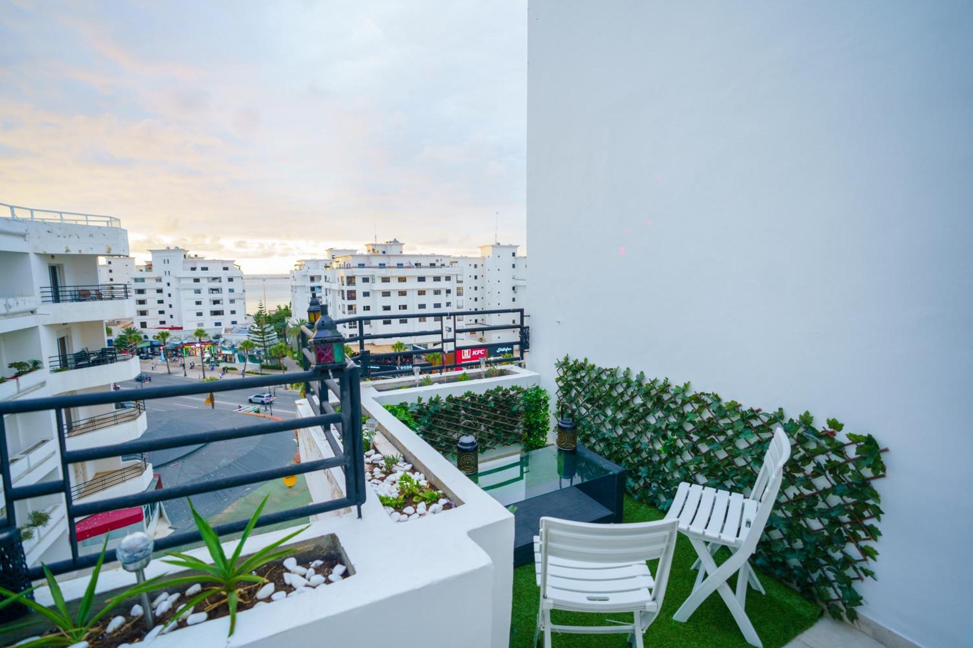 Bright Apartment With Sea View, Few Steps Away From The Tgv Tanger Exteriör bild